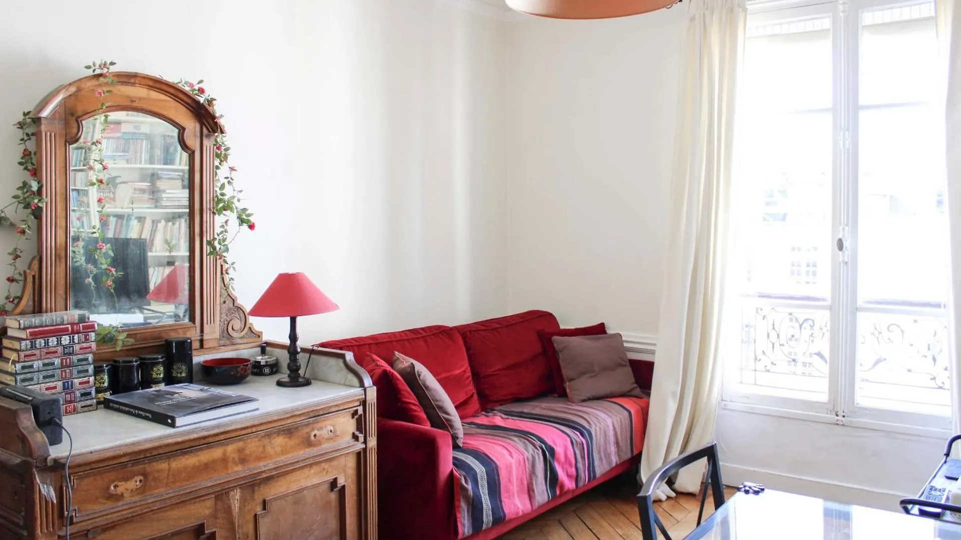 Family Duplex - With Balcony Apartment Paris
